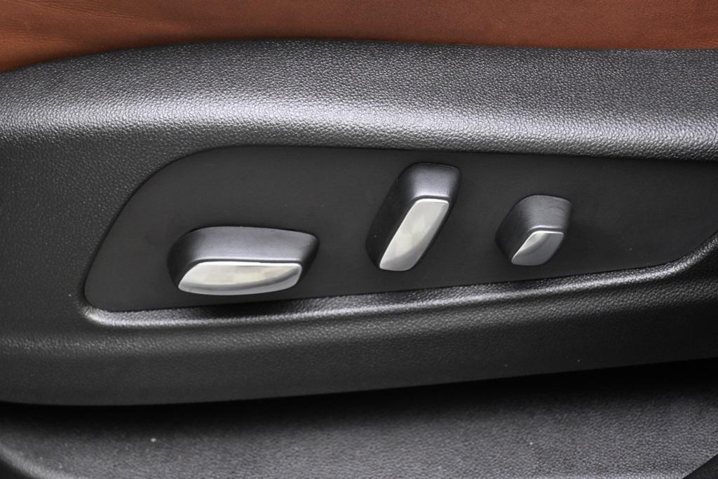 new 2025 Cadillac XT5 car, priced at $57,498