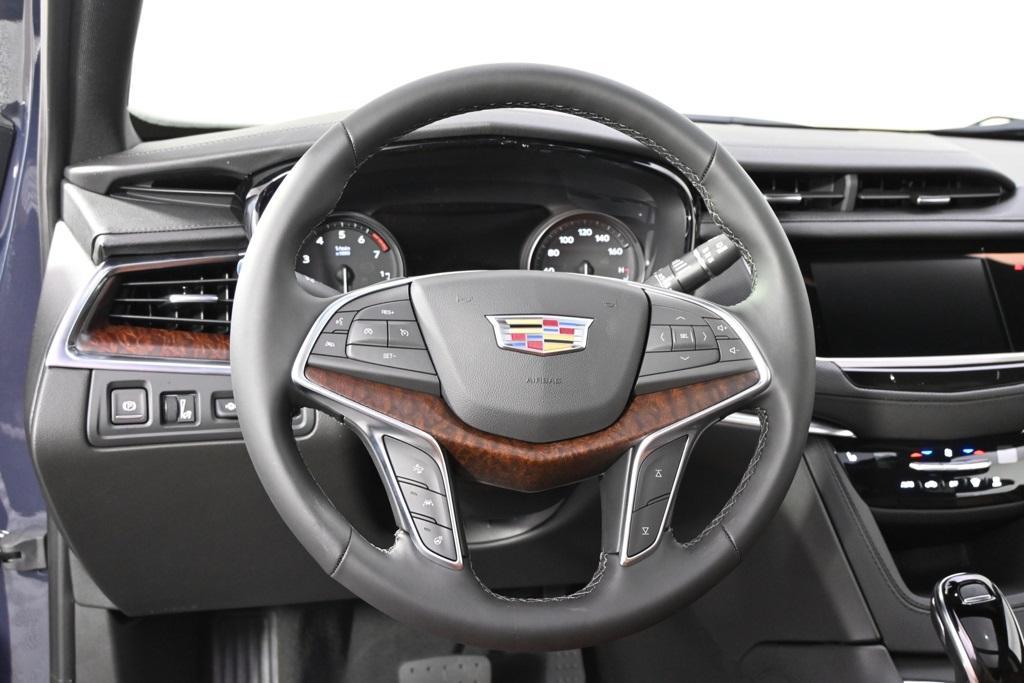 new 2025 Cadillac XT5 car, priced at $58,630