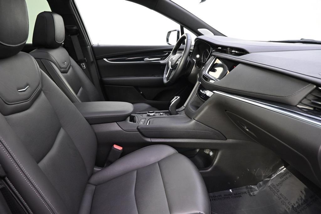 used 2025 Cadillac XT5 car, priced at $44,444