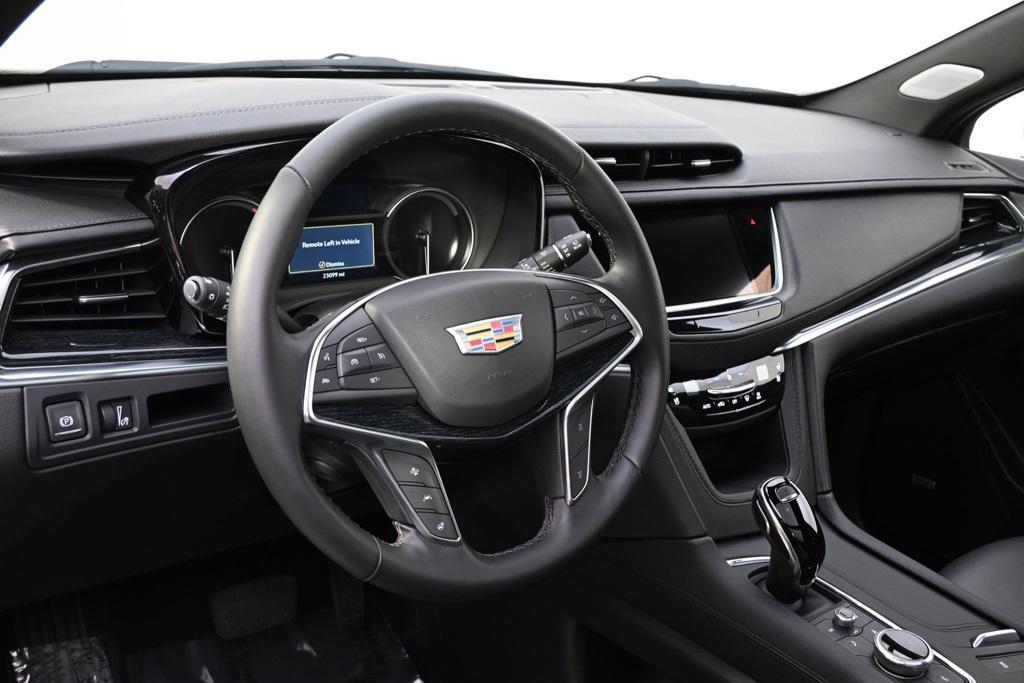 used 2025 Cadillac XT5 car, priced at $44,444