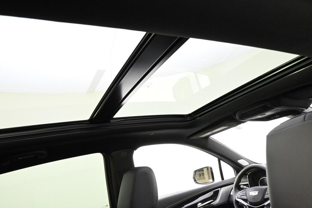 used 2025 Cadillac XT5 car, priced at $44,444