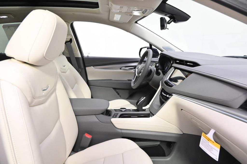 new 2025 Cadillac XT5 car, priced at $58,964