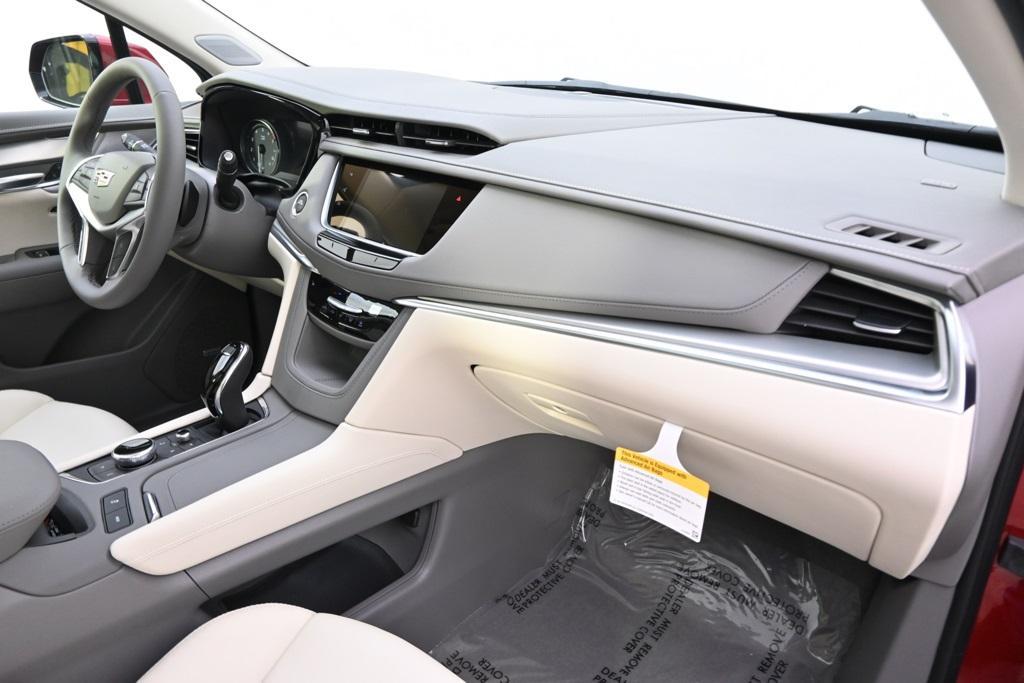 new 2025 Cadillac XT5 car, priced at $56,784