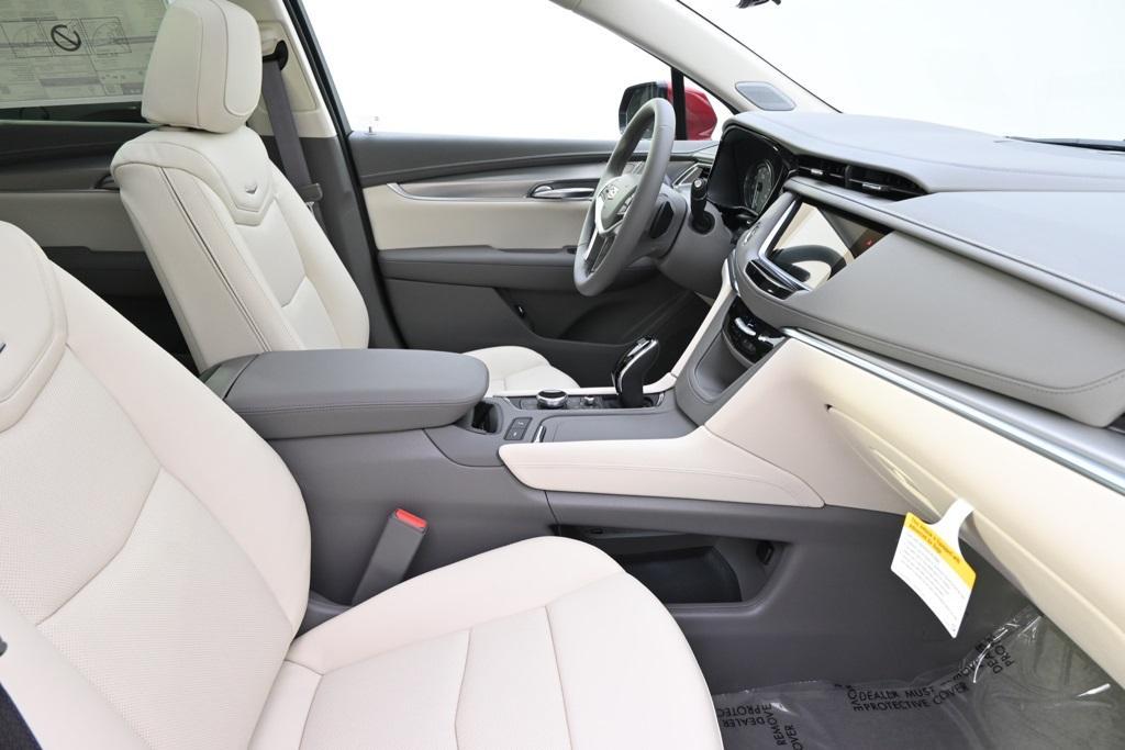 new 2025 Cadillac XT5 car, priced at $56,784