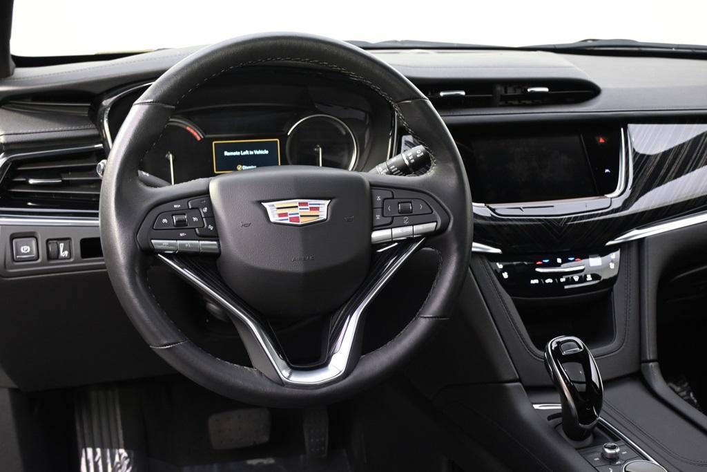 used 2025 Cadillac XT6 car, priced at $41,555