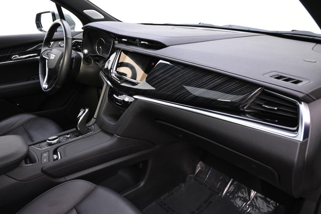 used 2025 Cadillac XT6 car, priced at $41,555