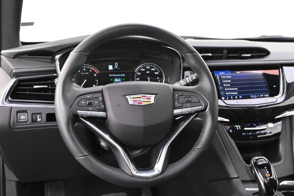 used 2025 Cadillac XT6 car, priced at $42,760