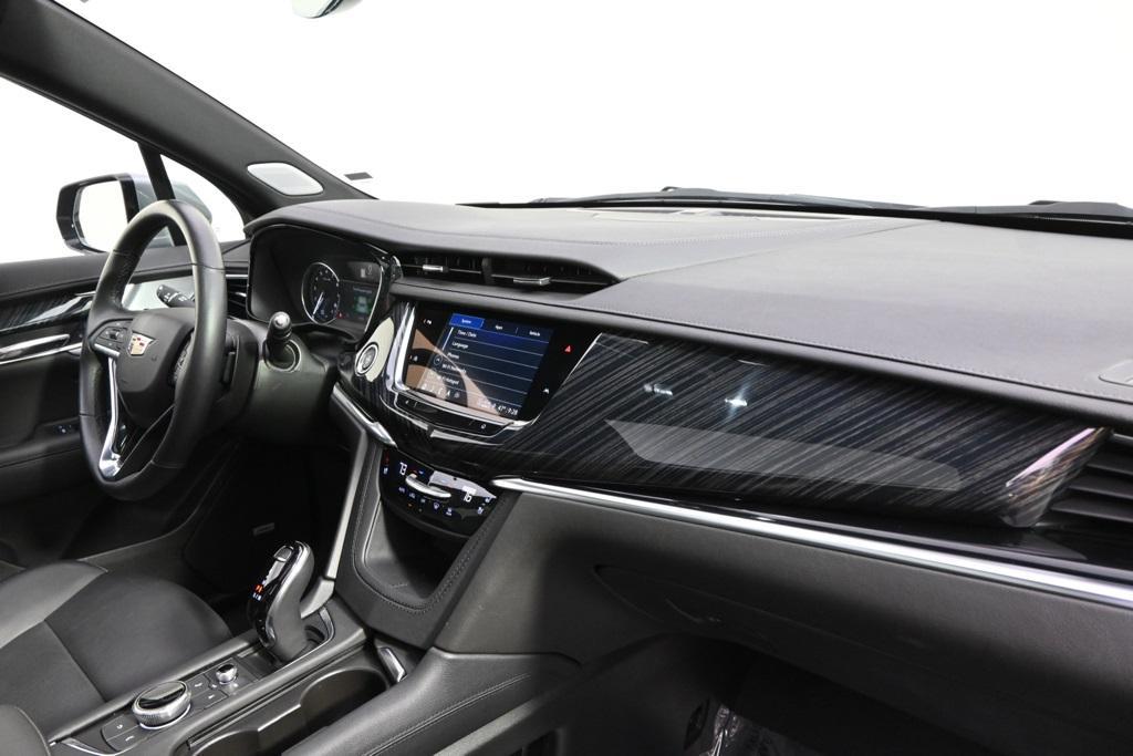 used 2025 Cadillac XT6 car, priced at $42,760