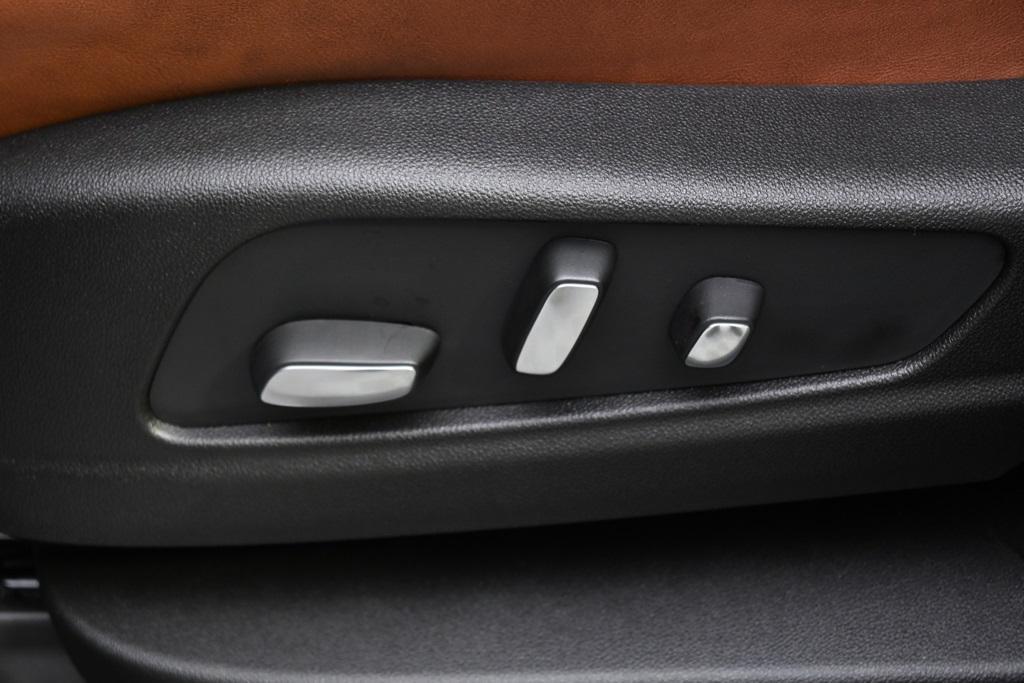 new 2025 Cadillac XT5 car, priced at $59,959