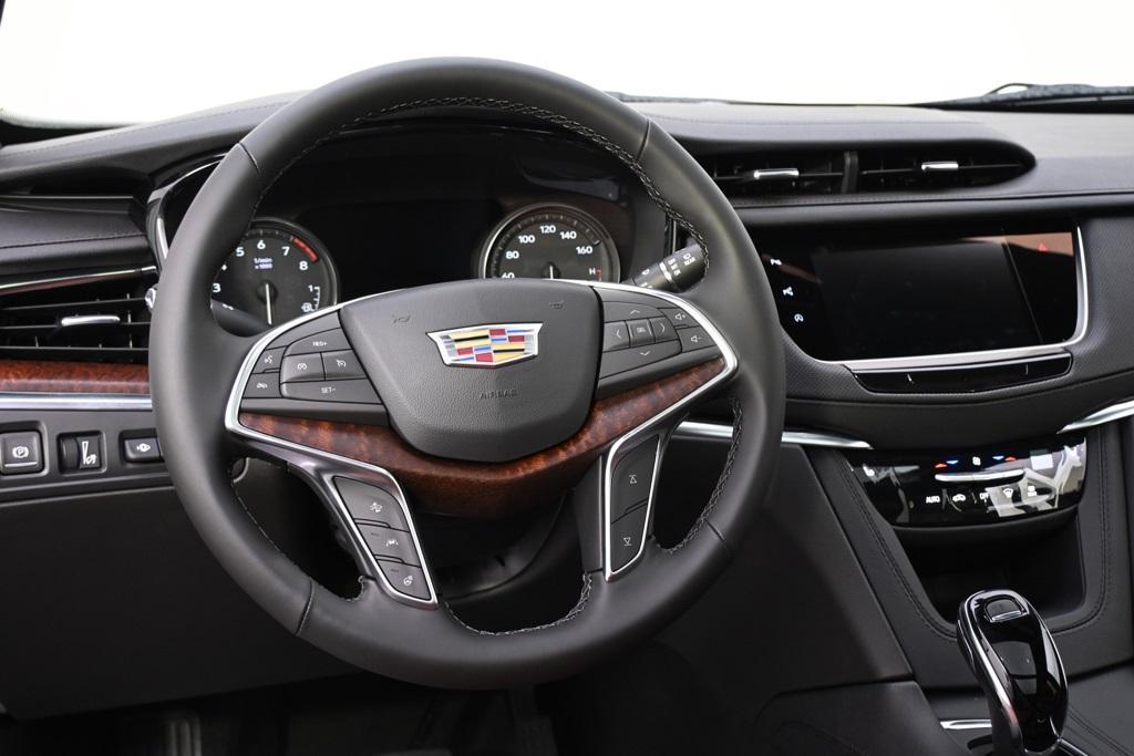 new 2025 Cadillac XT5 car, priced at $59,959