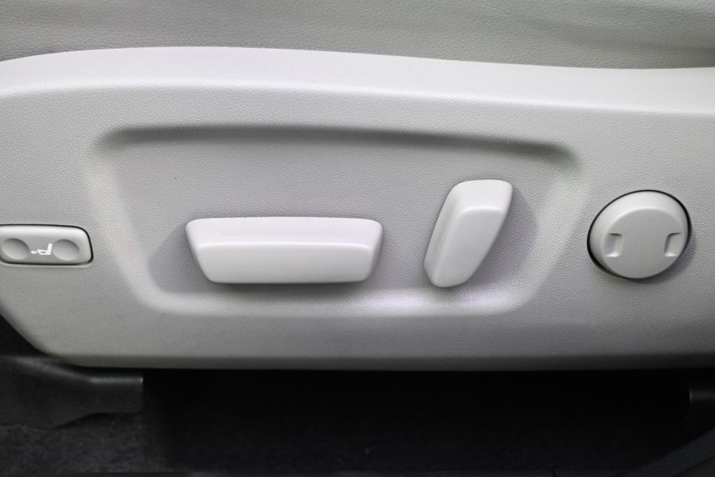 used 2019 Toyota Highlander car, priced at $28,998