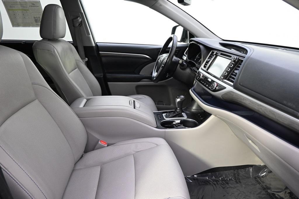 used 2019 Toyota Highlander car, priced at $28,998