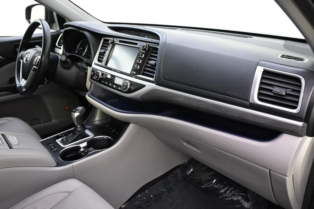 used 2019 Toyota Highlander car, priced at $28,998