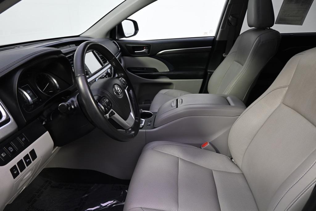 used 2019 Toyota Highlander car, priced at $28,998