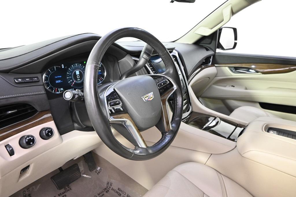 used 2020 Cadillac Escalade ESV car, priced at $38,998