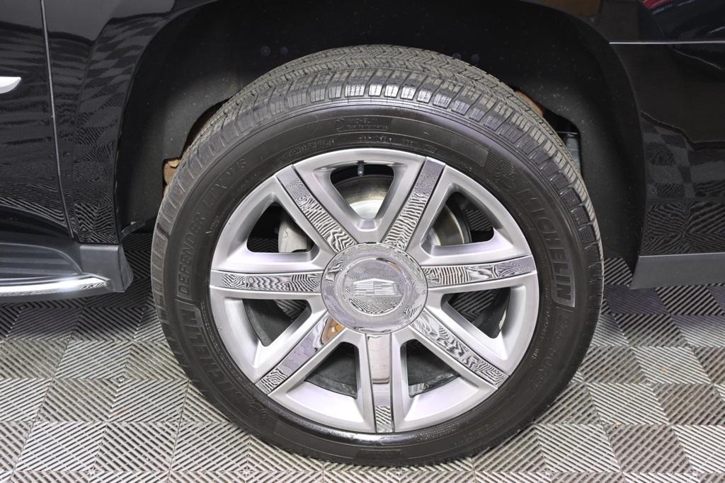 used 2020 Cadillac Escalade ESV car, priced at $38,998