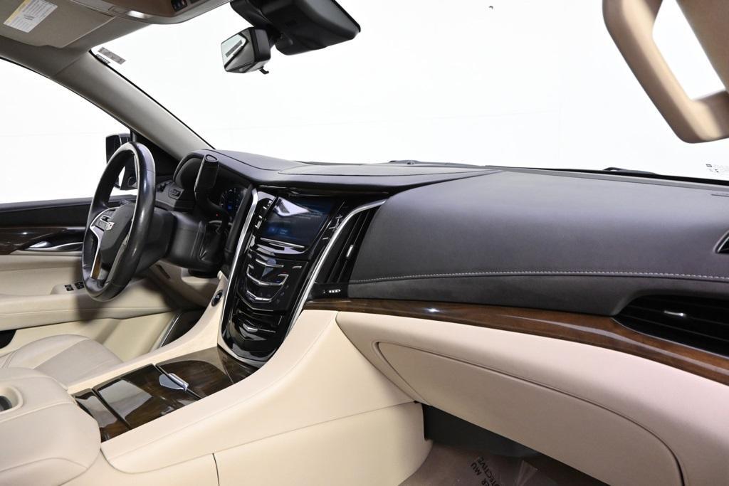 used 2020 Cadillac Escalade ESV car, priced at $38,998