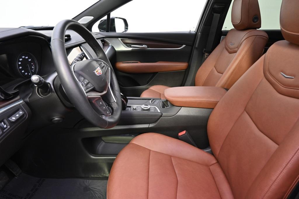 new 2025 Cadillac XT5 car, priced at $61,230
