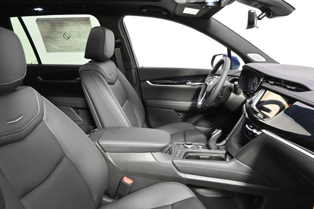new 2025 Cadillac XT6 car, priced at $63,459