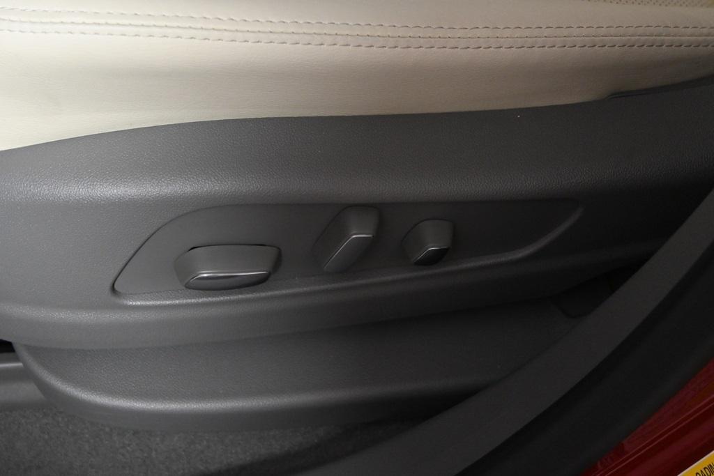 new 2025 Cadillac XT5 car, priced at $57,914