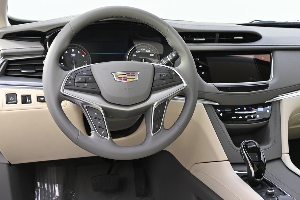 new 2025 Cadillac XT5 car, priced at $57,914