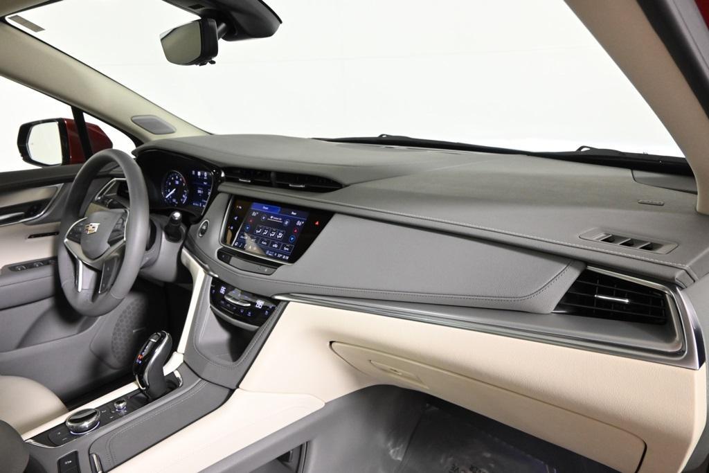 new 2025 Cadillac XT5 car, priced at $57,914