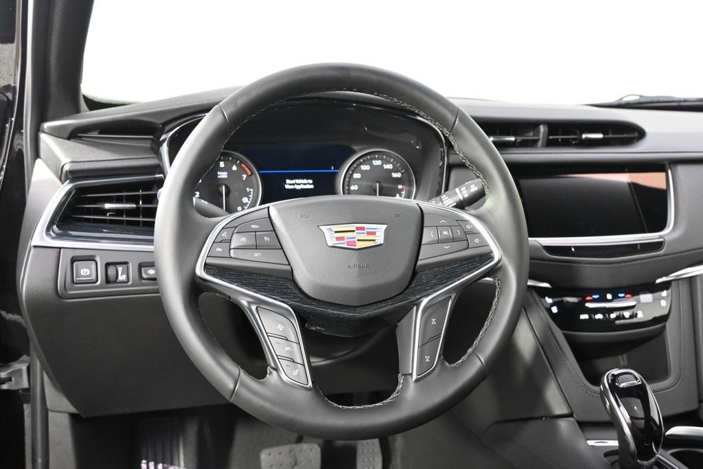 new 2025 Cadillac XT5 car, priced at $58,684