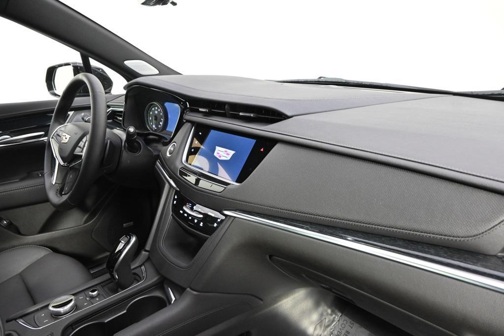new 2025 Cadillac XT5 car, priced at $58,684
