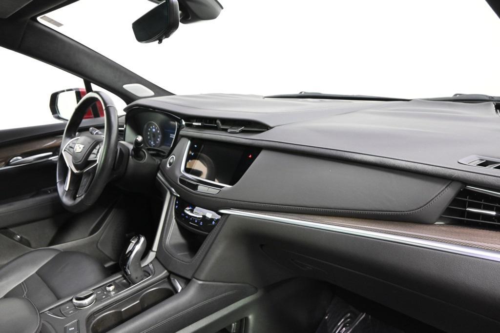 used 2024 Cadillac XT5 car, priced at $44,998