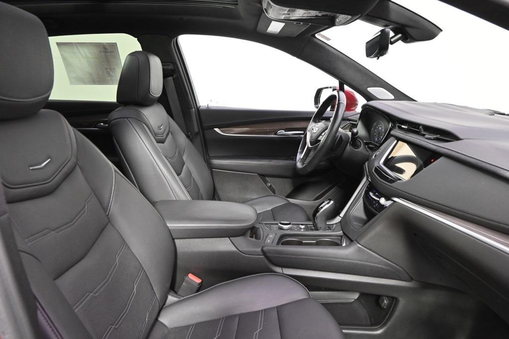 used 2024 Cadillac XT5 car, priced at $44,998