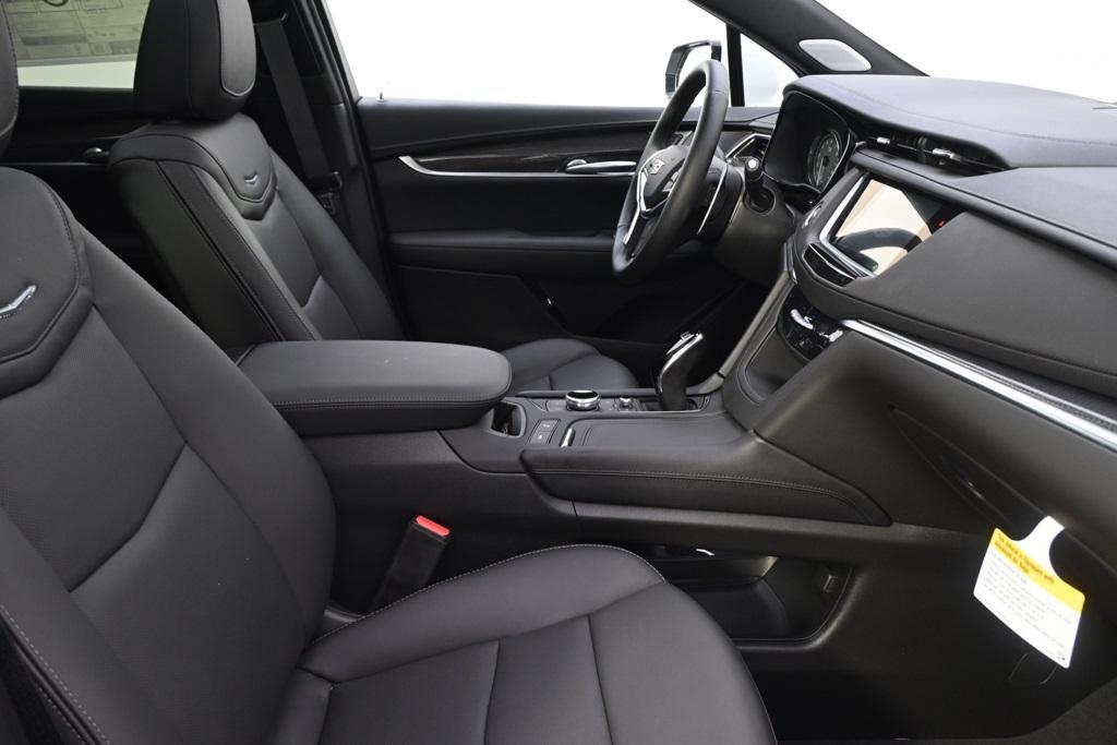 new 2025 Cadillac XT5 car, priced at $66,860