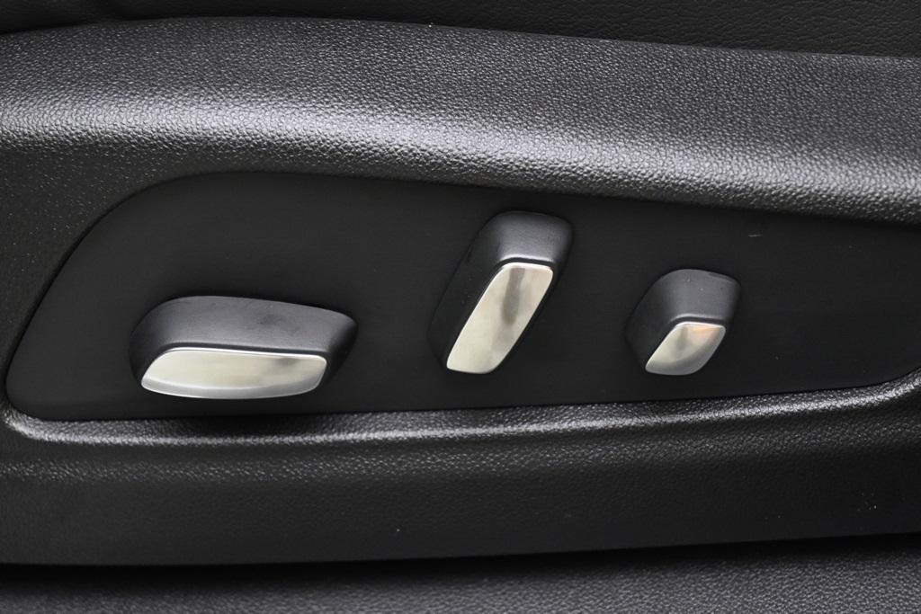 new 2025 Cadillac XT5 car, priced at $66,860