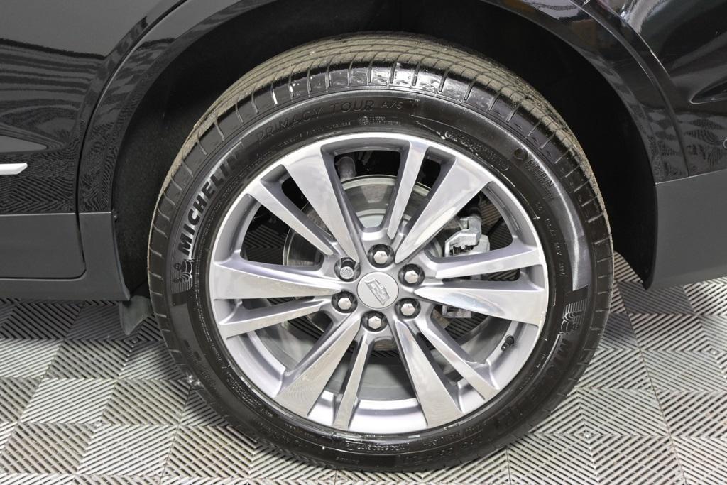 new 2025 Cadillac XT5 car, priced at $54,998