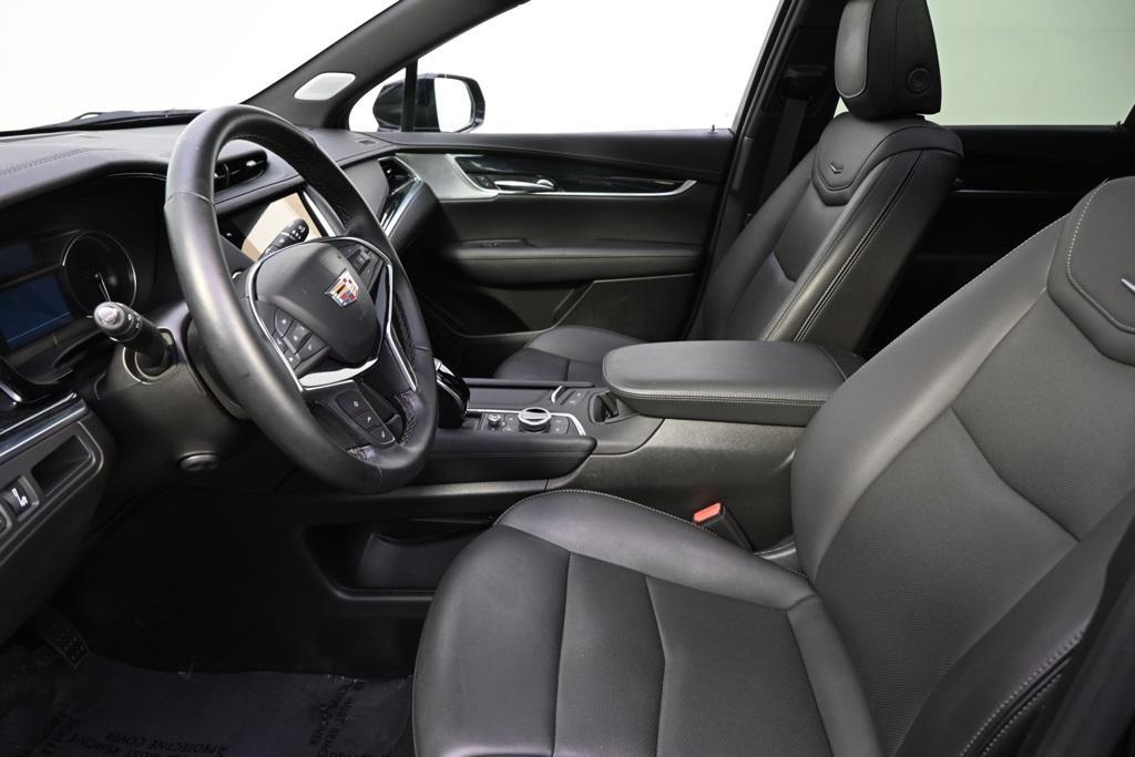 used 2025 Cadillac XT5 car, priced at $44,777