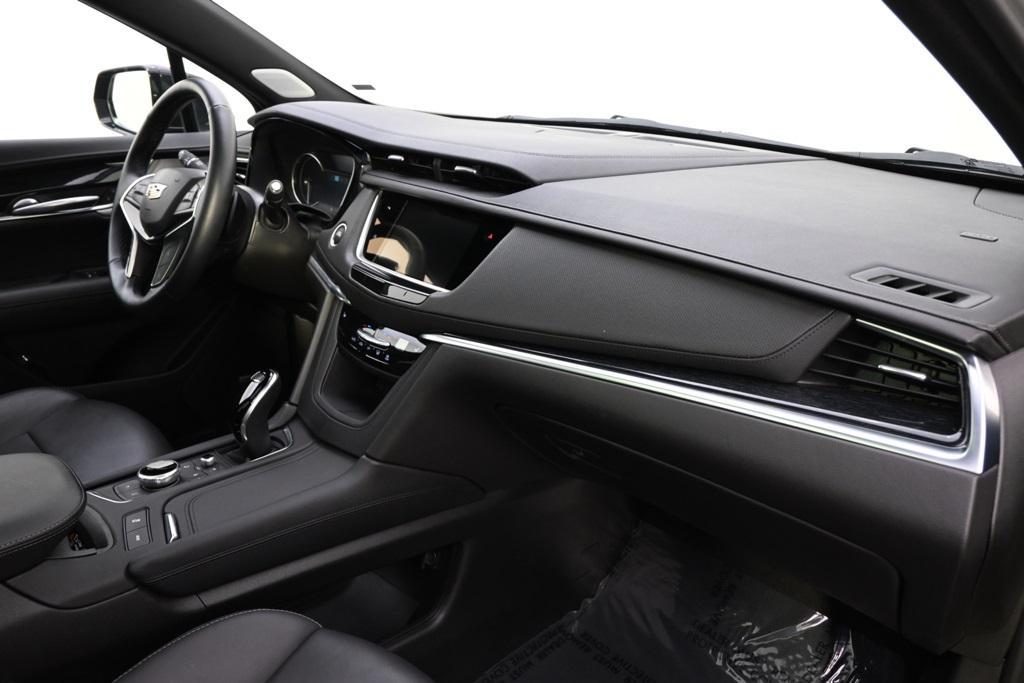 used 2025 Cadillac XT5 car, priced at $44,777