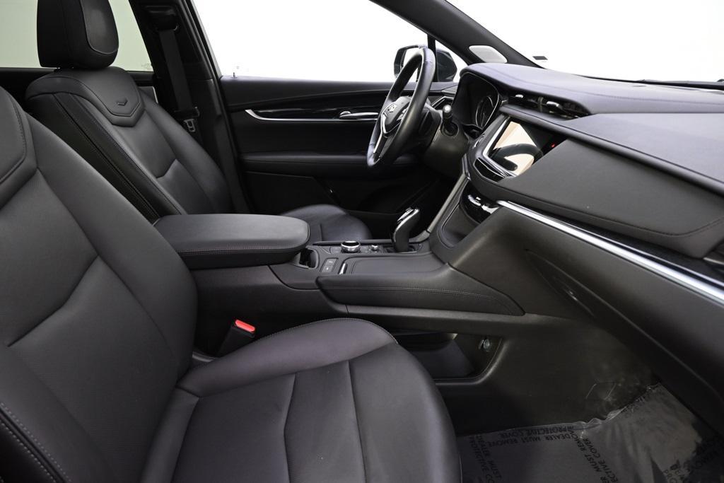 used 2025 Cadillac XT5 car, priced at $44,777