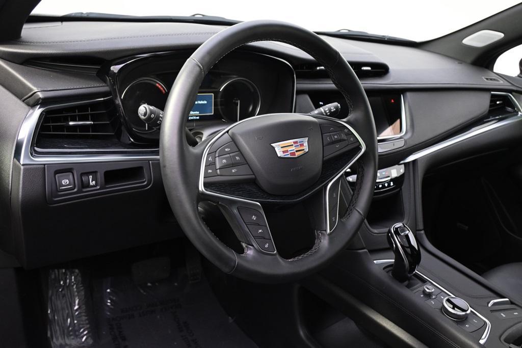 used 2025 Cadillac XT5 car, priced at $44,777