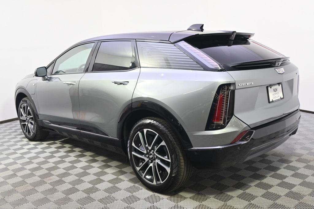 new 2025 Cadillac OPTIQ car, priced at $56,889