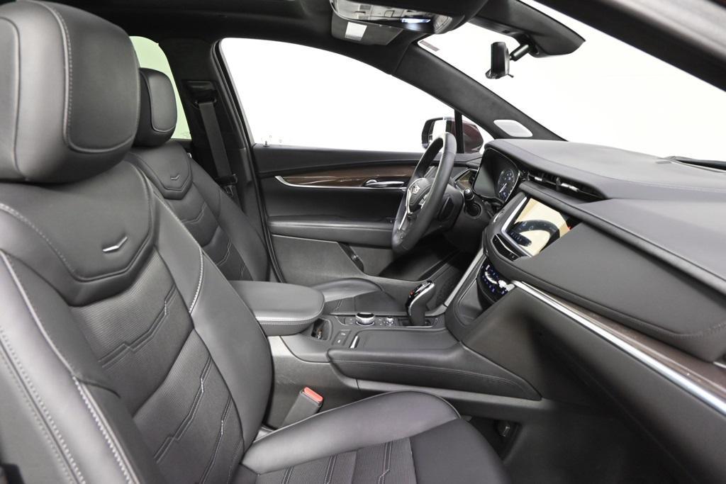 used 2023 Cadillac XT5 car, priced at $35,777