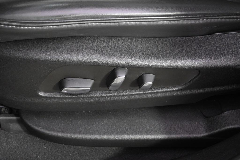 used 2023 Cadillac XT5 car, priced at $35,777