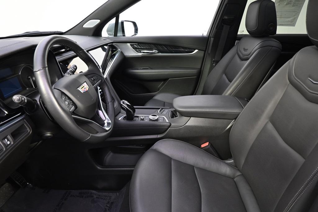 used 2025 Cadillac XT6 car, priced at $45,777