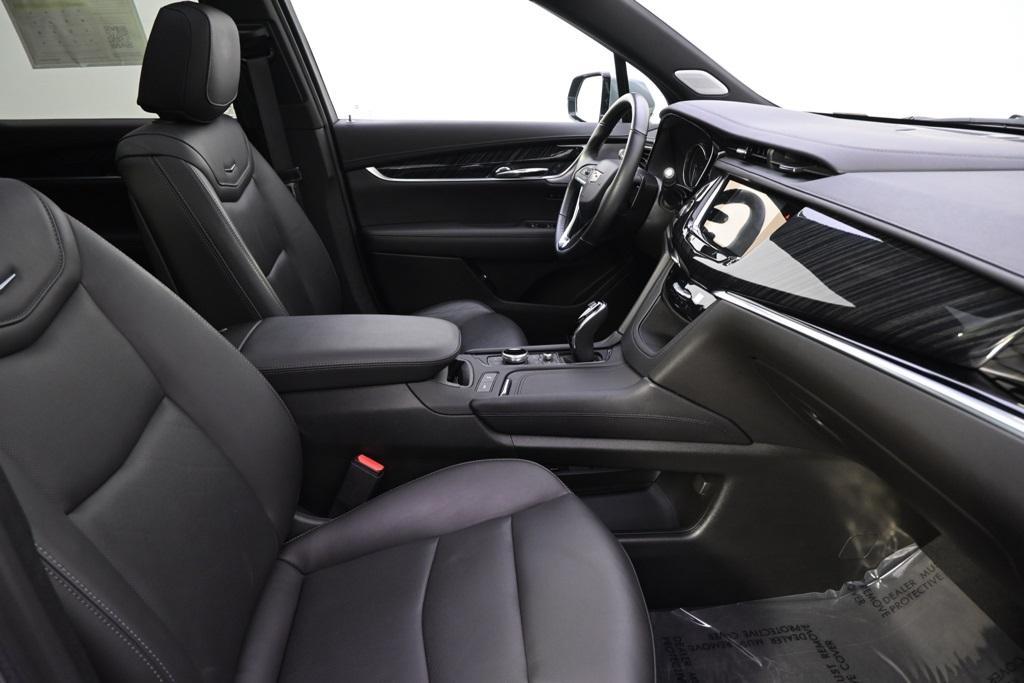 used 2025 Cadillac XT6 car, priced at $45,777