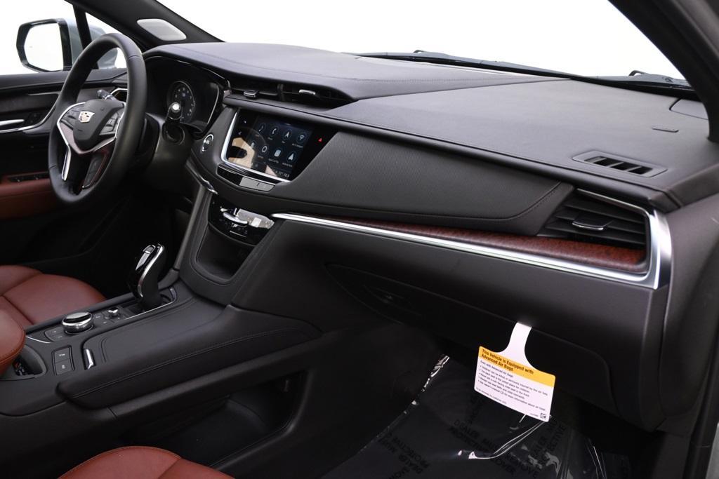 new 2025 Cadillac XT5 car, priced at $58,879