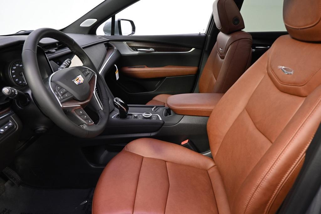 new 2025 Cadillac XT5 car, priced at $58,879