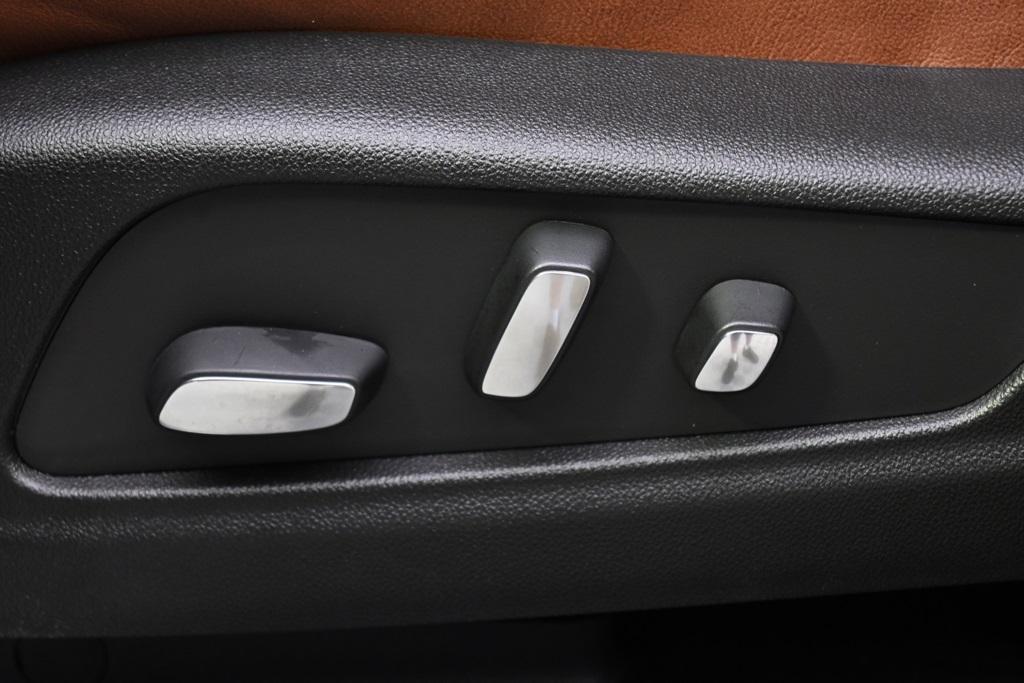 new 2025 Cadillac XT5 car, priced at $58,879