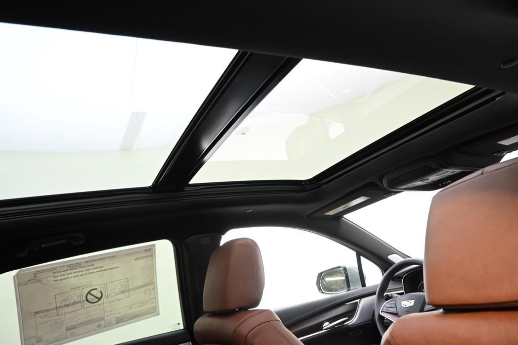 new 2025 Cadillac XT5 car, priced at $58,879