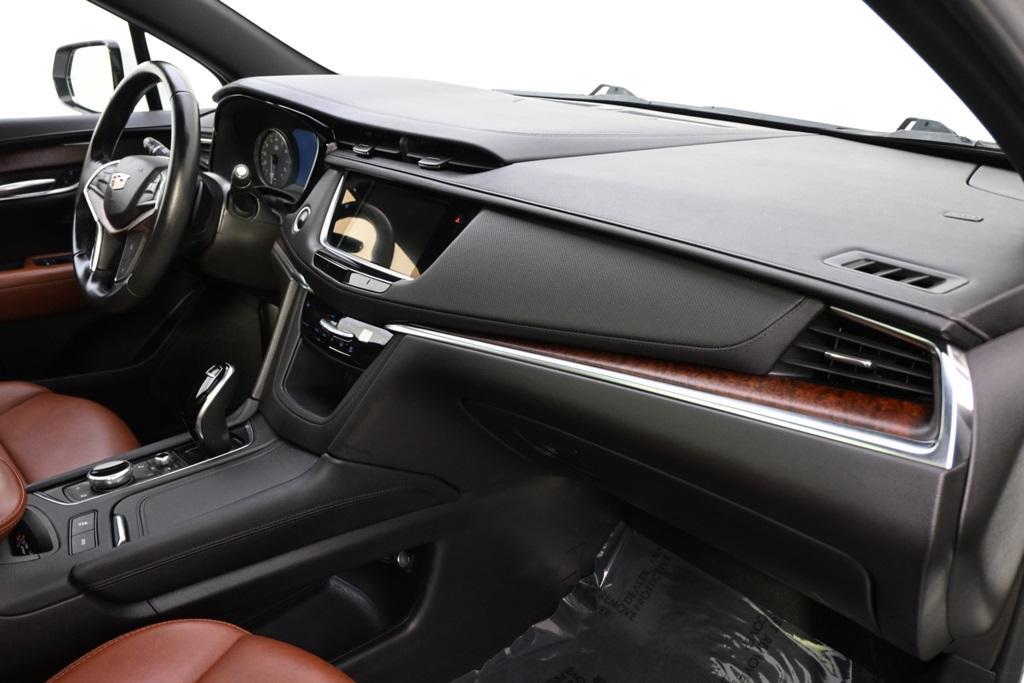 used 2022 Cadillac XT5 car, priced at $30,998