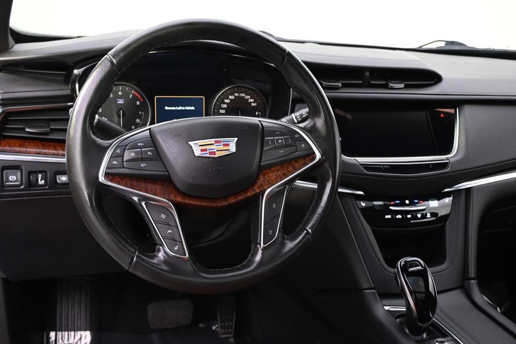 used 2022 Cadillac XT5 car, priced at $30,998