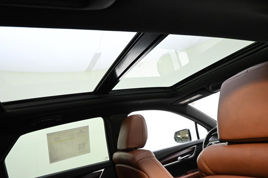 used 2022 Cadillac XT5 car, priced at $30,998