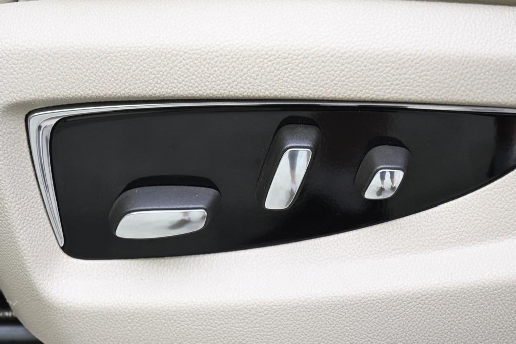 used 2015 Cadillac Escalade car, priced at $21,998